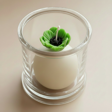 Charger l'image dans la galerie, Green ANEMONE candle - neutral background
