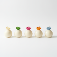 Charger l'image dans la galerie, Sphere candles minimal flat lay - green with black heart
